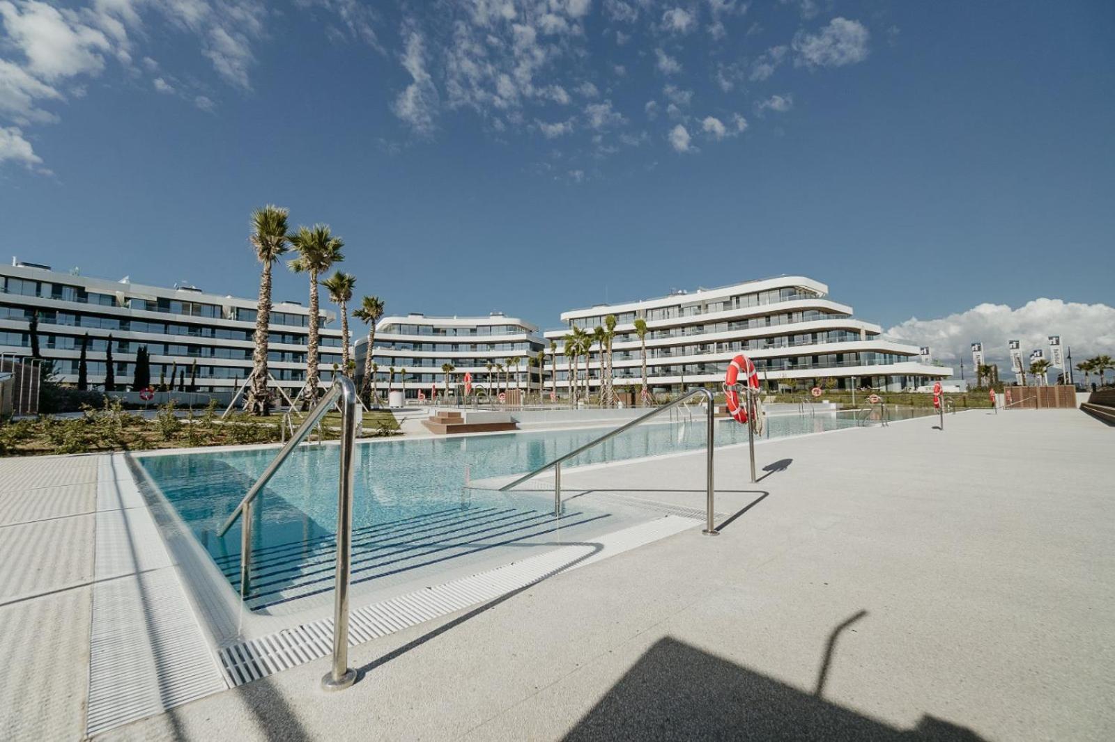 Vivi Homes - Sunset Pool, Sauna, Gym & Apartamento *
