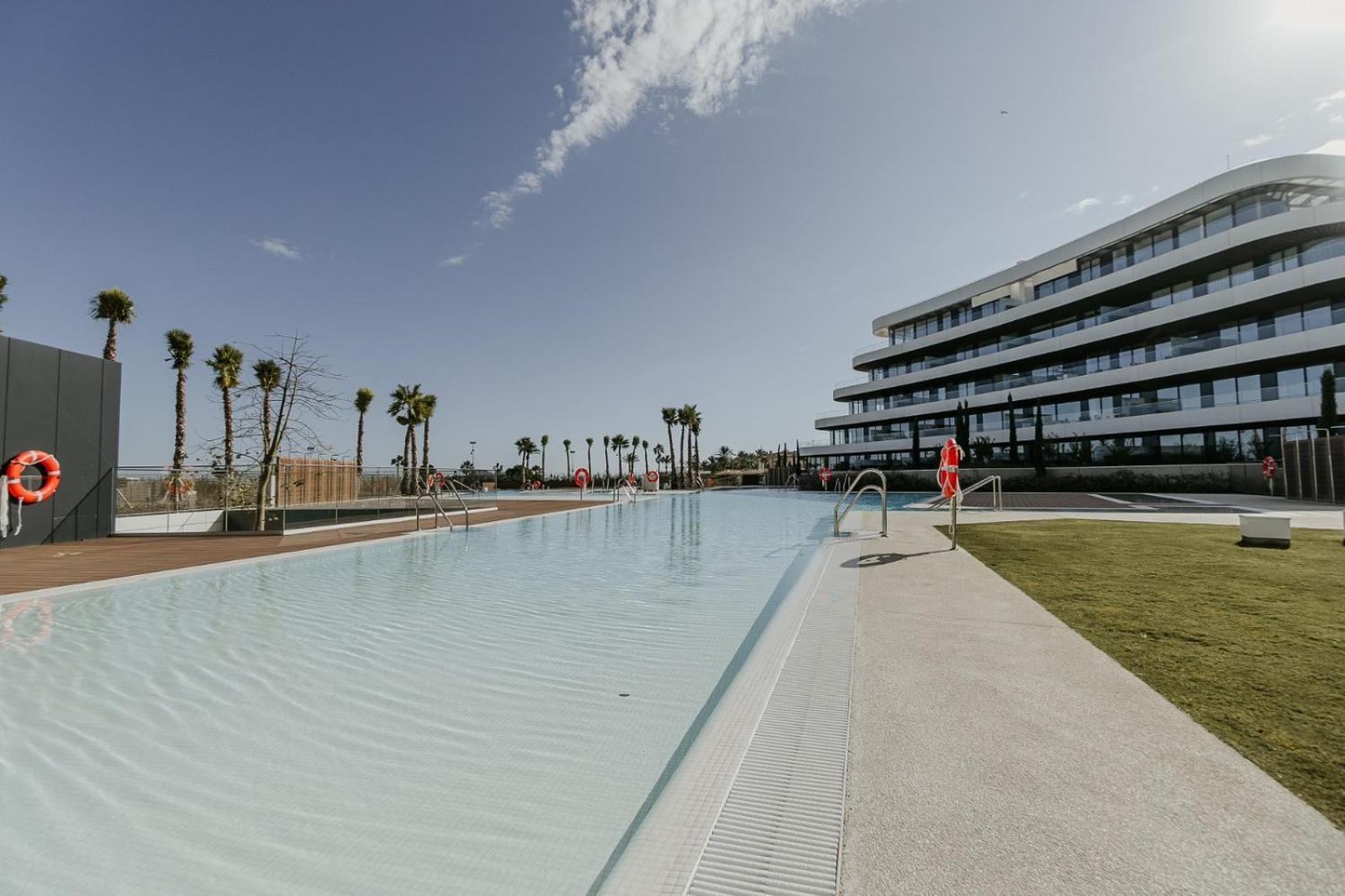 Vivi Homes - Sunset Pool, Sauna, Gym & Apartamento *