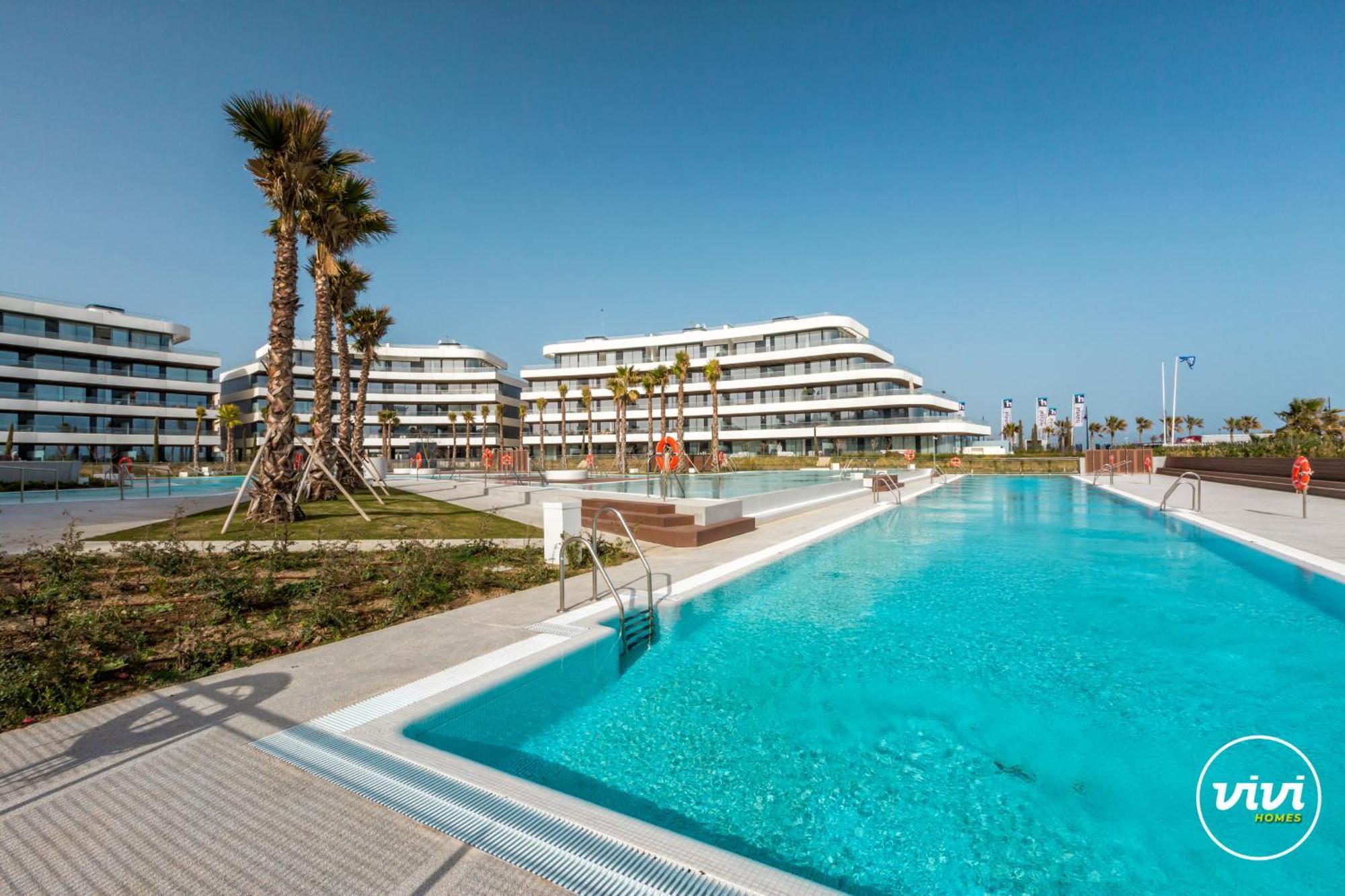 Vivi Homes - Sunset Pool, Sauna, Gym & Apartamento Torremolinos